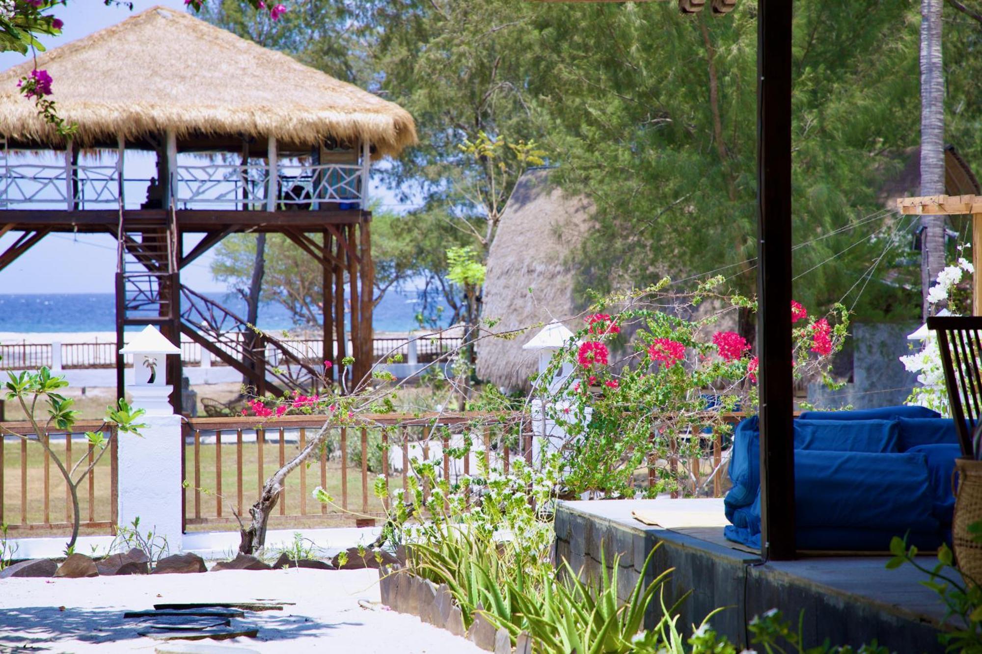 Villa Sunset Beach Τζίλι Τραγουανγκάν Εξωτερικό φωτογραφία