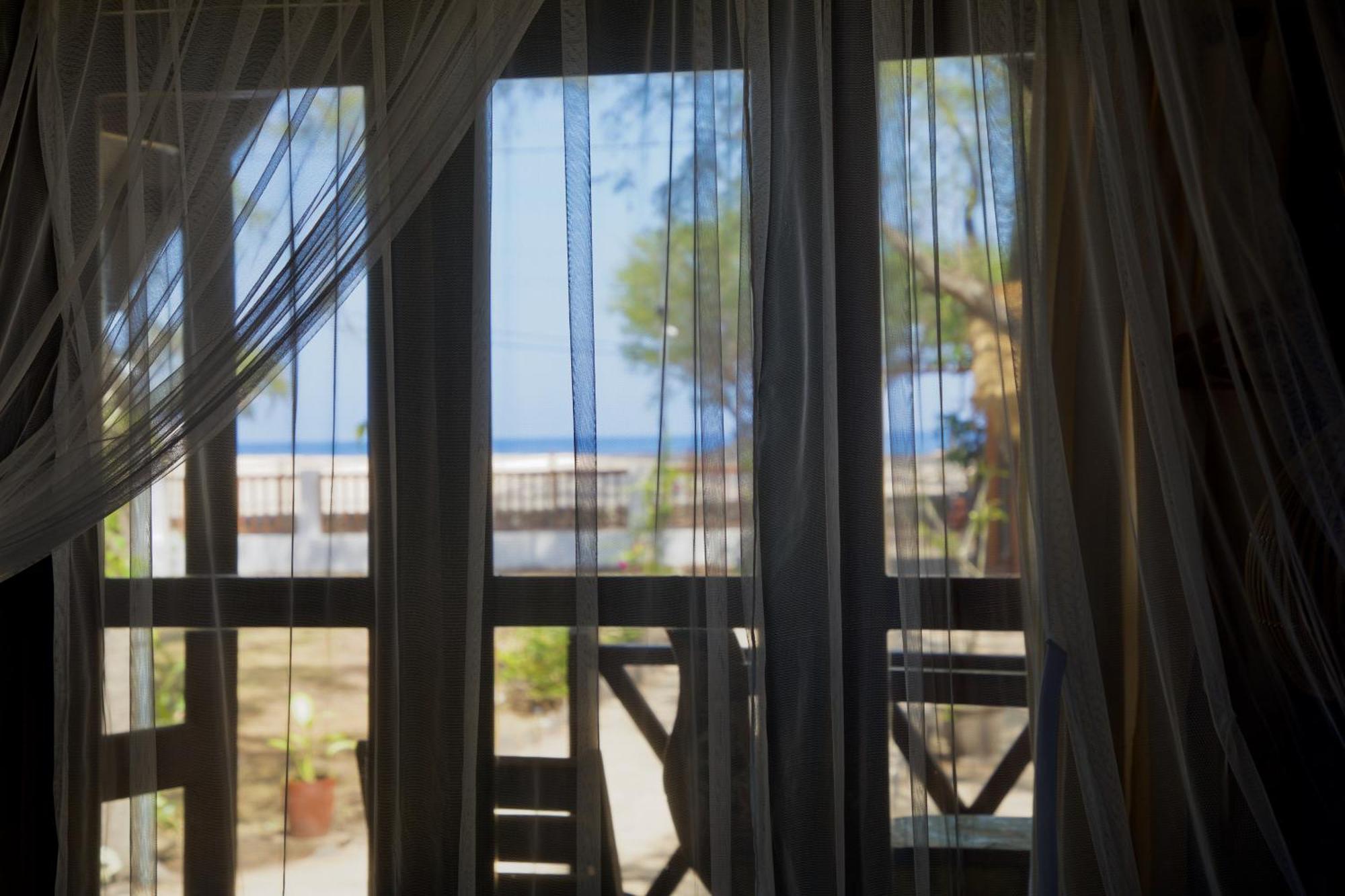 Villa Sunset Beach Τζίλι Τραγουανγκάν Εξωτερικό φωτογραφία