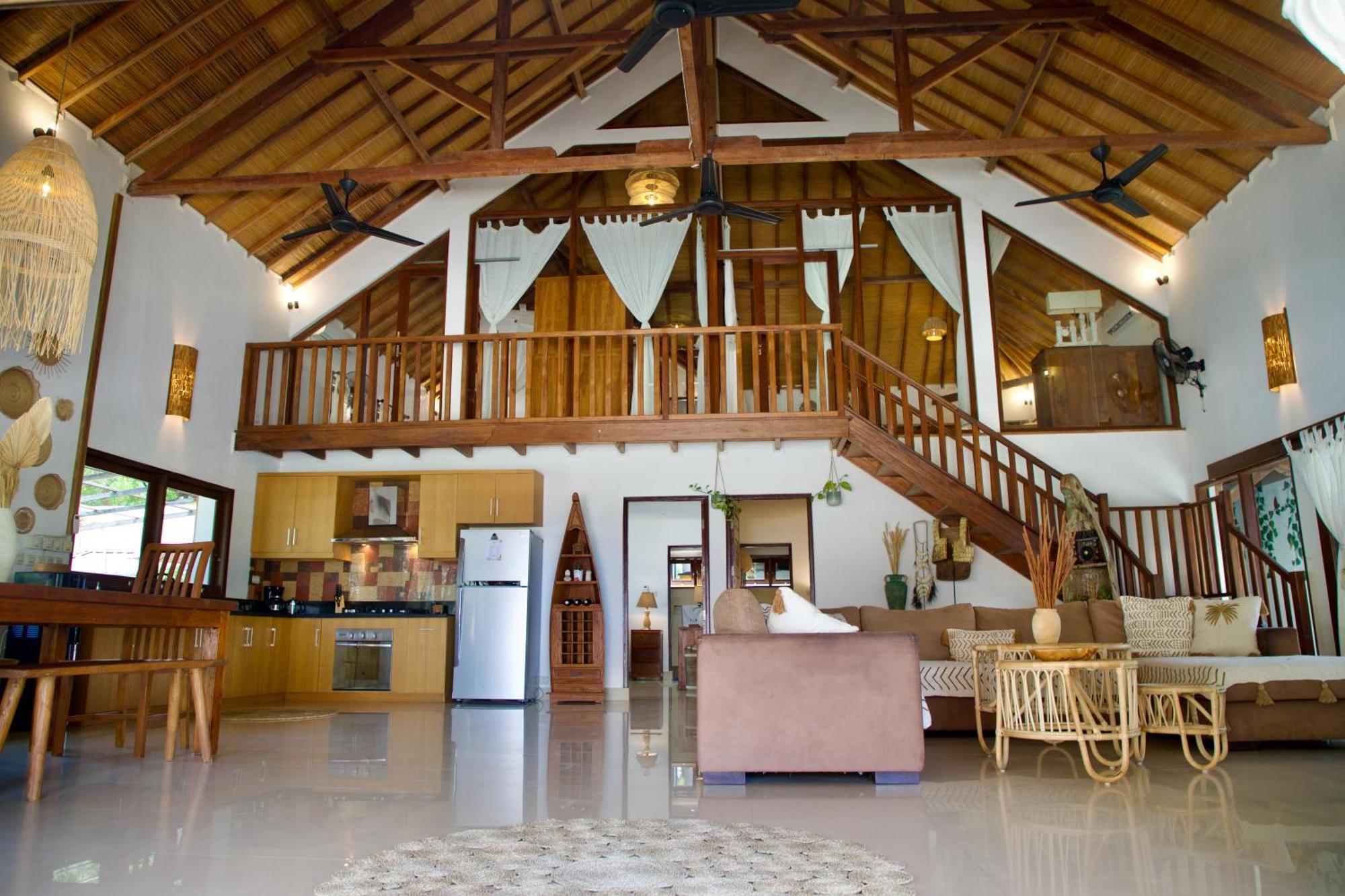 Villa Sunset Beach Τζίλι Τραγουανγκάν Εξωτερικό φωτογραφία