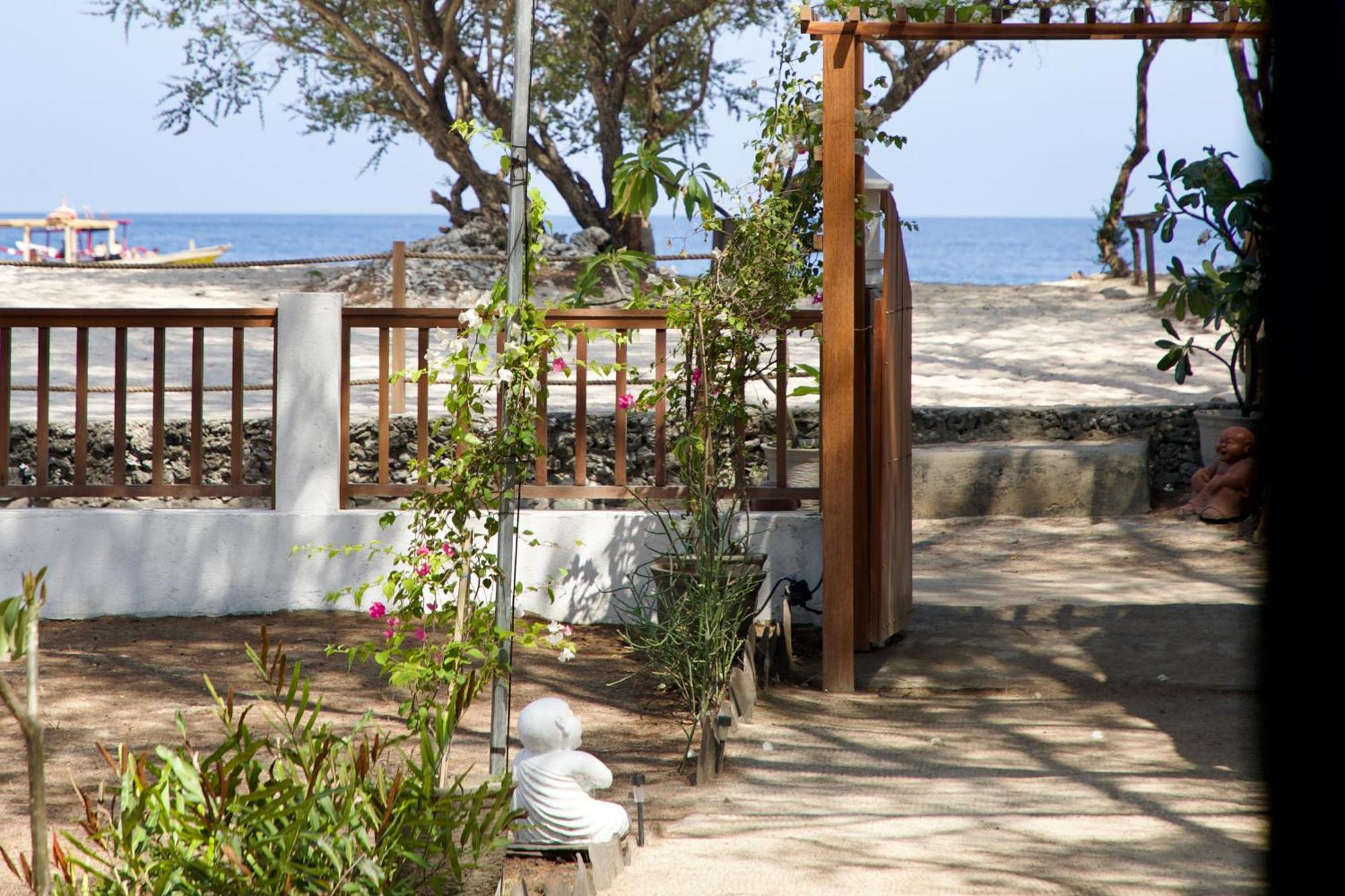 Villa Sunset Beach Τζίλι Τραγουανγκάν Εξωτερικό φωτογραφία