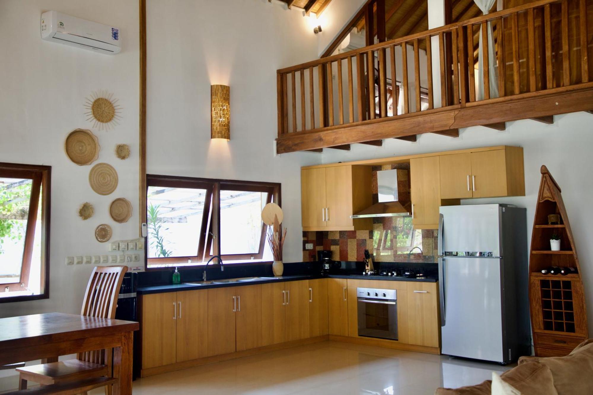 Villa Sunset Beach Τζίλι Τραγουανγκάν Εξωτερικό φωτογραφία
